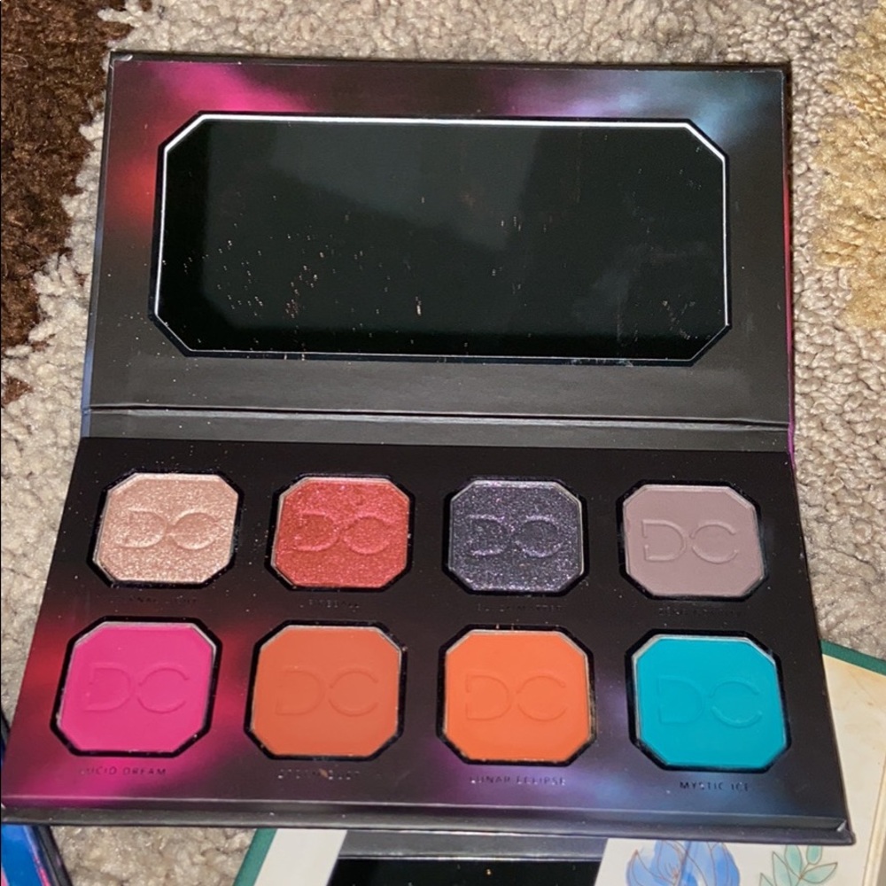 Eyeshadow palettes!